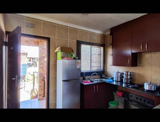 2 BEDROOM APARTMENT FOR SALE IN RAND COLLERIES